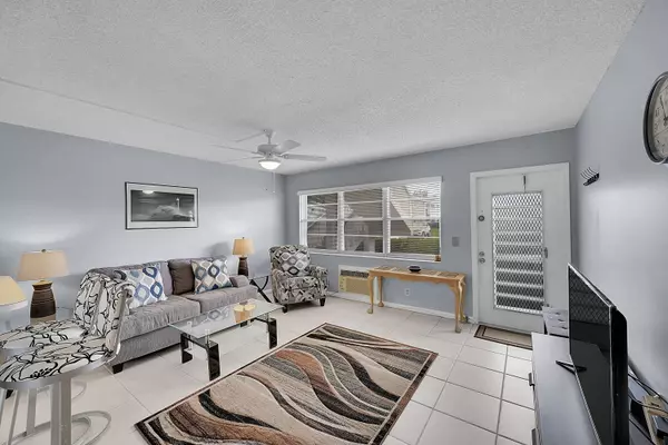 371 Durham L CIR, Deerfield Beach, FL 33442