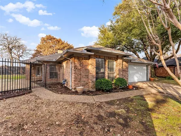 400 Ricker Court, Irving, TX 75061