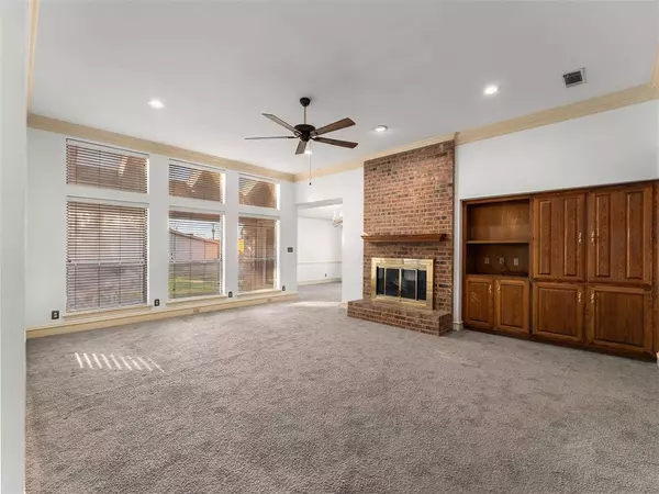 400 Ricker Court, Irving, TX 75061