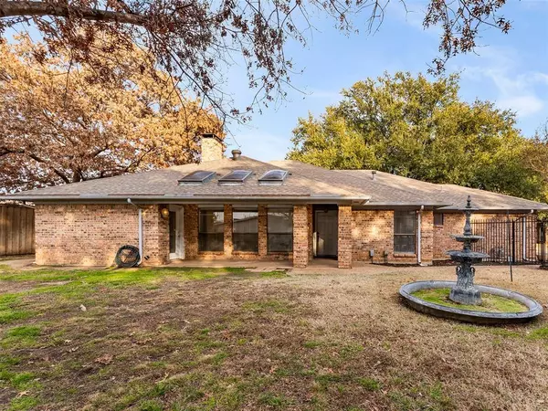 400 Ricker Court, Irving, TX 75061