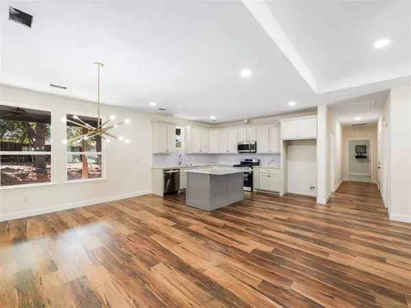 431 Oakhill Drive, Denton, TX 76201