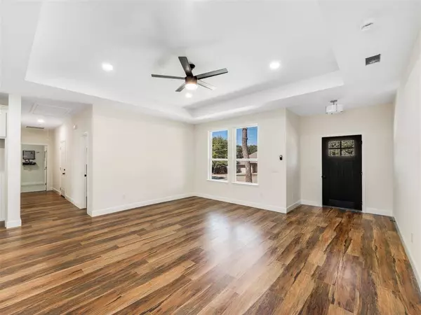 431 Oakhill Drive, Denton, TX 76201