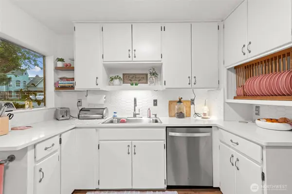 13601 SE 266th ST, Kent, WA 98042