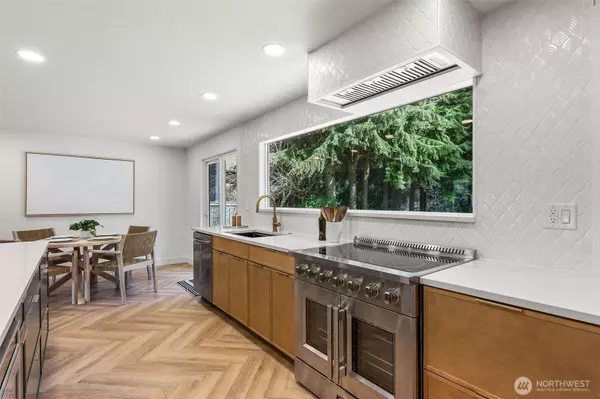 5319 64th AVE W, University Place, WA 98467