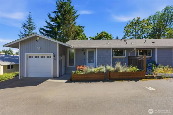 5204 65th AVE W