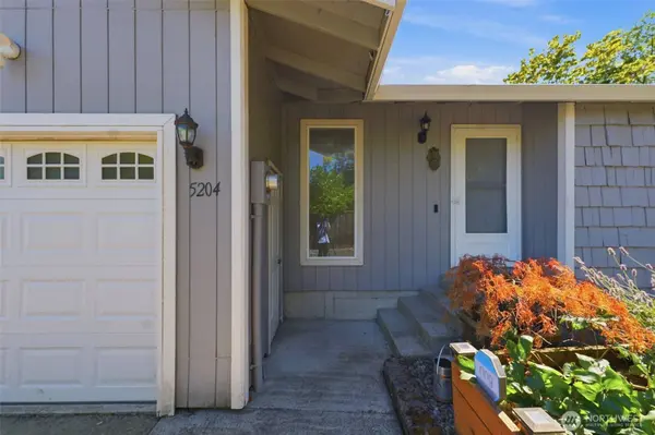 5204 65th AVE W, University Place, WA 98467