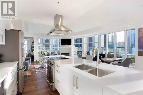 1005, 205 Riverfront Avenue SW, Calgary, AB T2P5K4