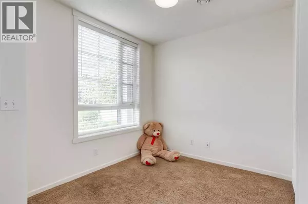 215 Copperpond Common SE, Calgary, AB T2Z1G5