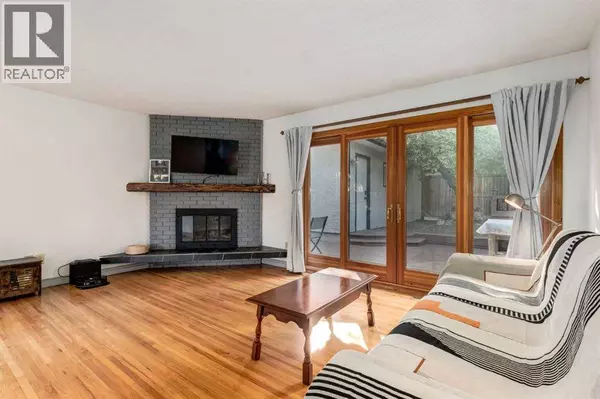 7103 Hunterwood Road NW, Calgary, AB T2K4J5