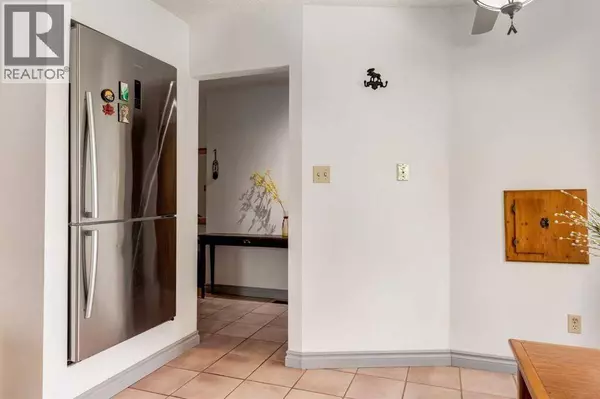 7103 Hunterwood Road NW, Calgary, AB T2K4J5