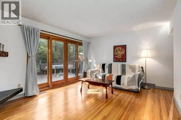 7103 Hunterwood Road NW, Calgary, AB T2K4J5