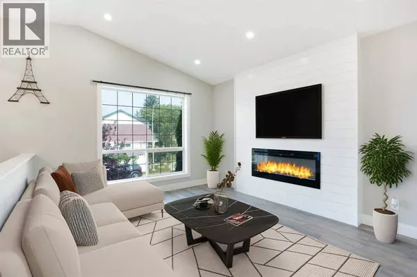 125 Martinpark Way NE, Calgary, AB T3J3M8