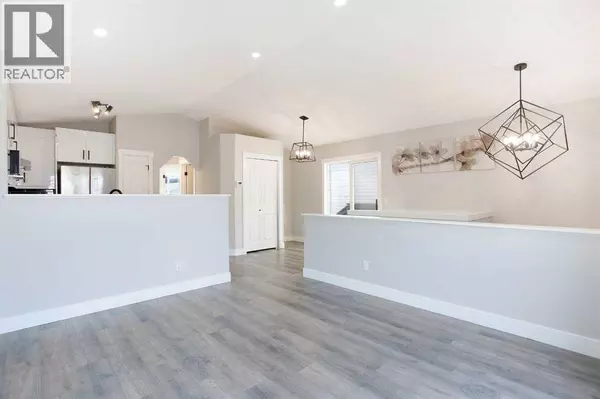 125 Martinpark Way NE, Calgary, AB T3J3M8