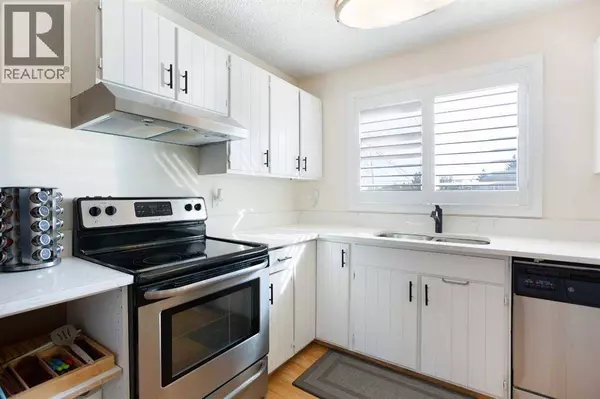 1522 35 Street SE, Calgary, AB T2A1B3