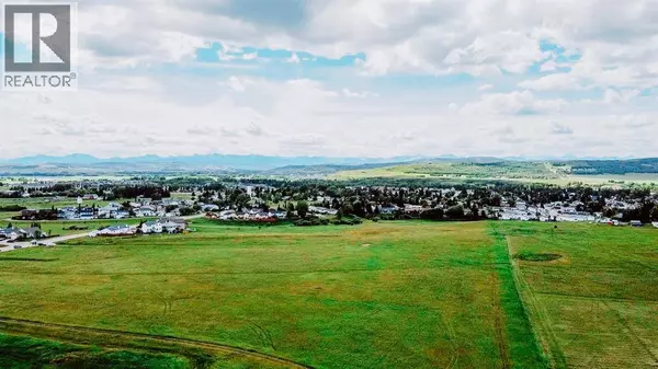 4 Avenue  SE, Diamond Valley, AB T0L1H0