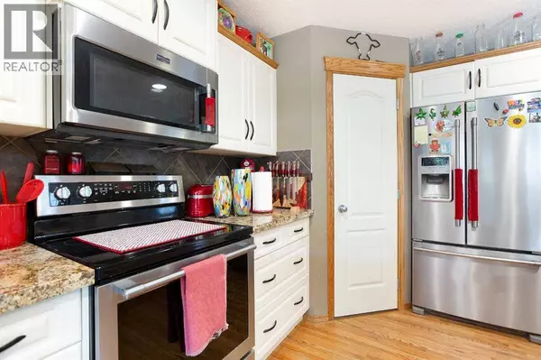 196 Brightondale Close SE, Calgary, AB T2Z4M6