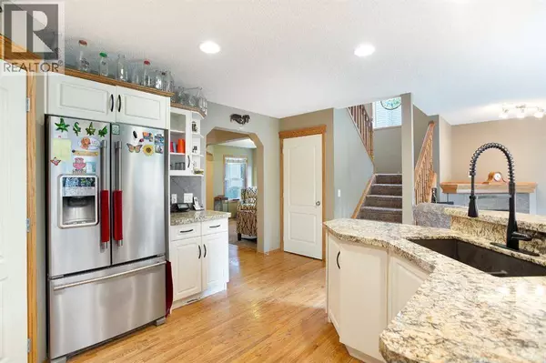 196 Brightondale Close SE, Calgary, AB T2Z4M6