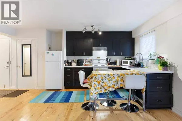 302, 1027 12 Avenue SW, Calgary, AB T2R0J5