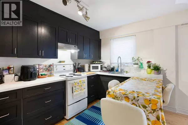 302, 1027 12 Avenue SW, Calgary, AB T2R0J5