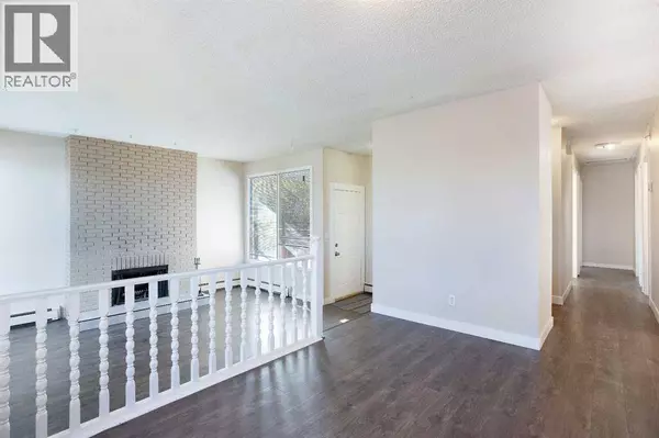 4004 79 Street NW, Calgary, AB T3B2N8