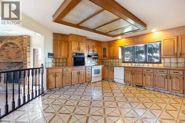 11 Georgian Estates, Rural Rocky View County, AB T1Z0K1