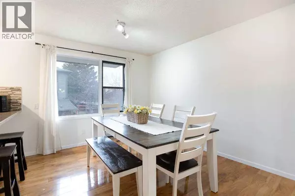 54, 10030 Oakmoor Way SW, Calgary, AB T2V4S8