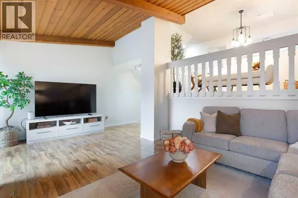 54, 10030 Oakmoor Way SW, Calgary, AB T2V4S8