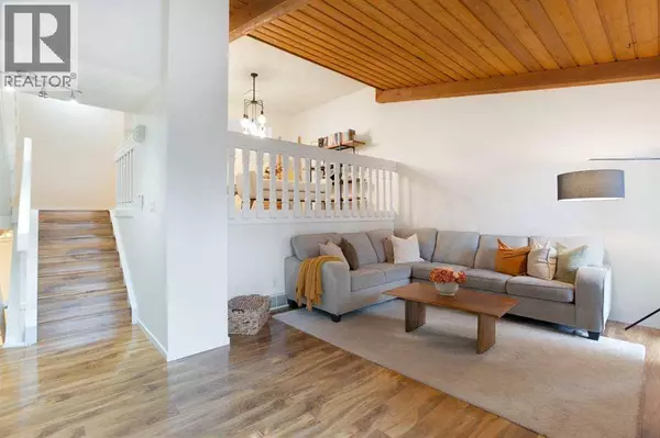 54, 10030 Oakmoor Way SW, Calgary, AB T2V4S8