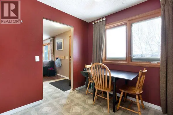 11 Ridgebrook Drive SW, Airdrie, AB T4B1A9