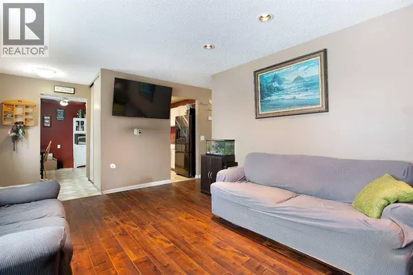 11 Ridgebrook Drive SW, Airdrie, AB T4B1A9