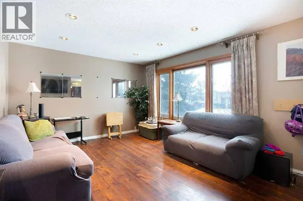 11 Ridgebrook Drive SW, Airdrie, AB T4B1A9