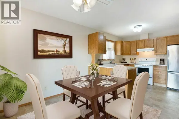 8, 118 Strathcona Road SW, Calgary, AB T3H1P3