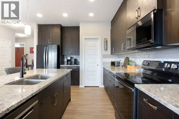 63 Heritage Court, Cochrane, AB T4C2N5