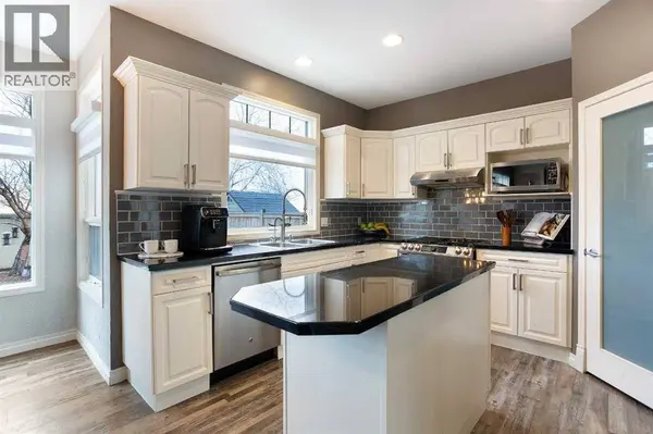 90 Discovery Ridge Road SW, Calgary, AB T3H4R4