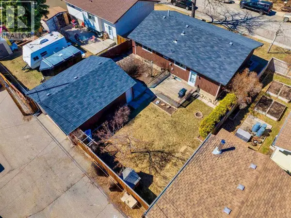 23 Queen Isabella Close SE, Calgary, AB T2J3R2