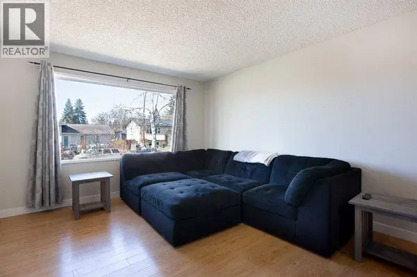 23 Queen Isabella Close SE, Calgary, AB T2J3R2