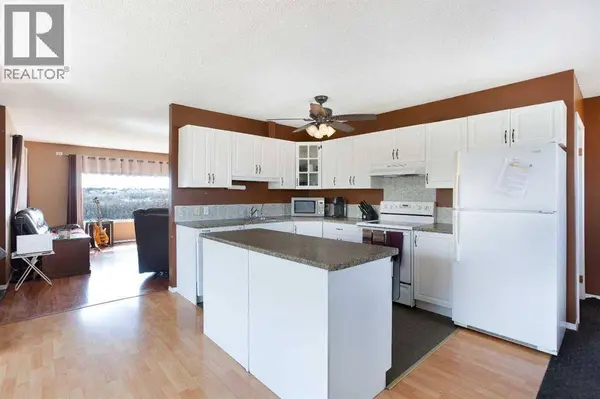 3002 10 Street, Didsbury, AB T3R0T2