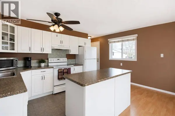 3002 10 Street, Didsbury, AB T3R0T2