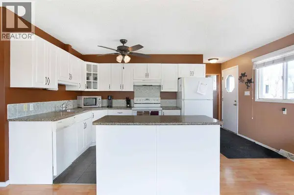 3002 10 Street, Didsbury, AB T3R0T2