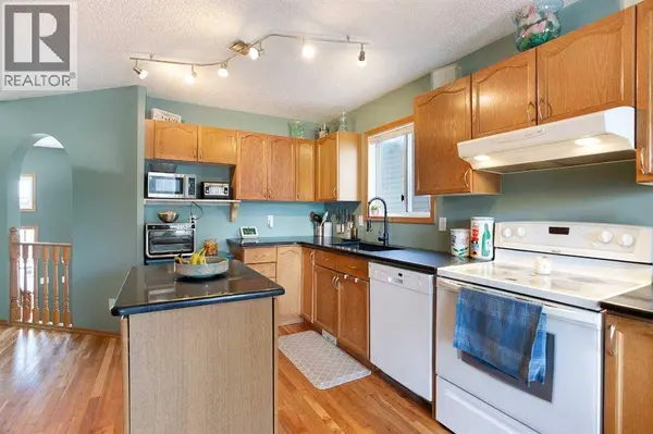 1771 Meadowbrook Drive SE, Airdrie, AB T4A2A4