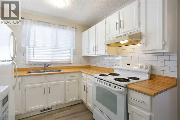 1144 Berkley Drive NW, Calgary, AB T3K1E4