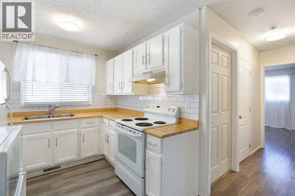 1144 Berkley Drive NW, Calgary, AB T3K1E4