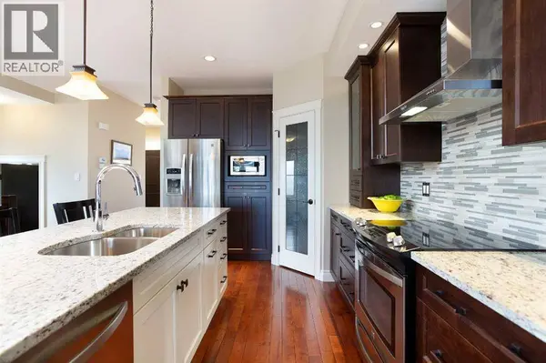 136 43 Avenue NW, Calgary, AB T2K0H6