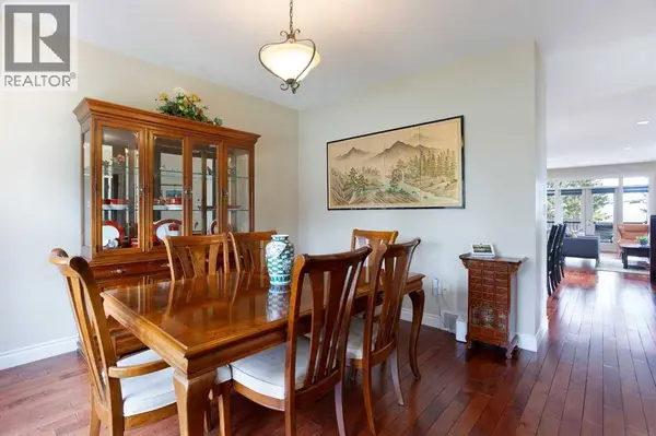 136 43 Avenue NW, Calgary, AB T2K0H6