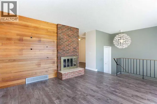 1144 Berkley Drive NW, Calgary, AB T3K1E4