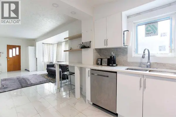 7421 21A Street SE, Calgary, AB T2C0W1