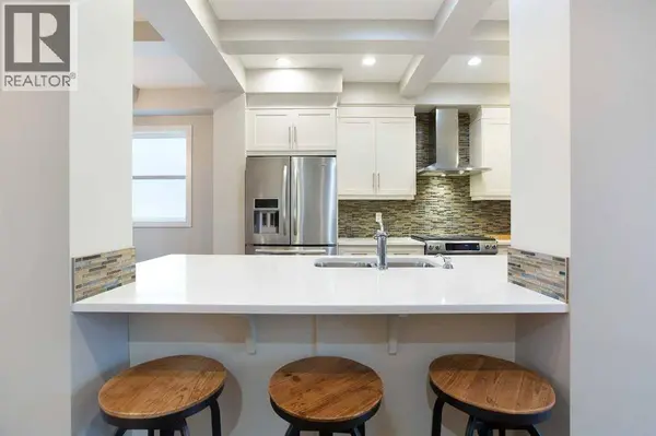 4827 22 Avenue NW, Calgary, AB T3B0Y4