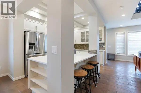 4827 22 Avenue NW, Calgary, AB T3B0Y4