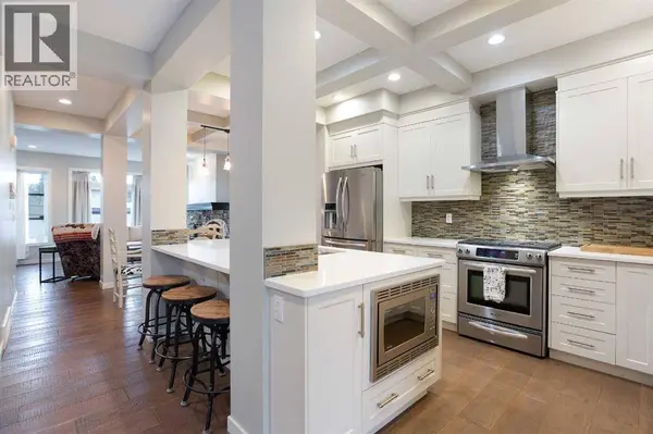 4827 22 Avenue NW, Calgary, AB T3B0Y4