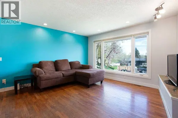 227 Cantrell Place SW, Calgary, AB T2W1X3